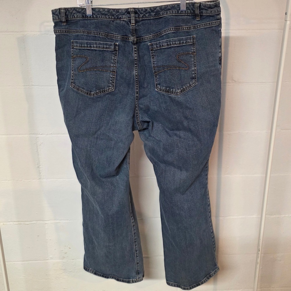 Liz Claiborne Woman Jeans Blue Stretch Flare Leg Size 20W Short Casual Relaxed - Picture 7 of 8